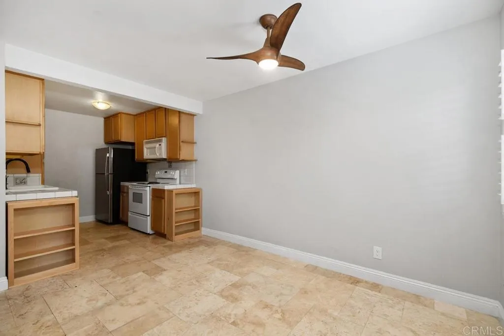 356 S Miraleste Drive 327, San Pedro, California 90732 home-pic-5